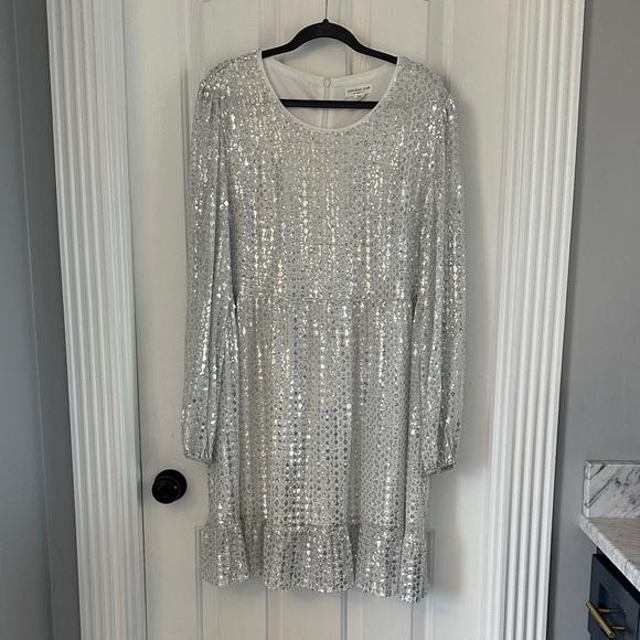Chic Soul Dresses & Skirts - Chic Soul Silver Sequin Long Sleeve Dress